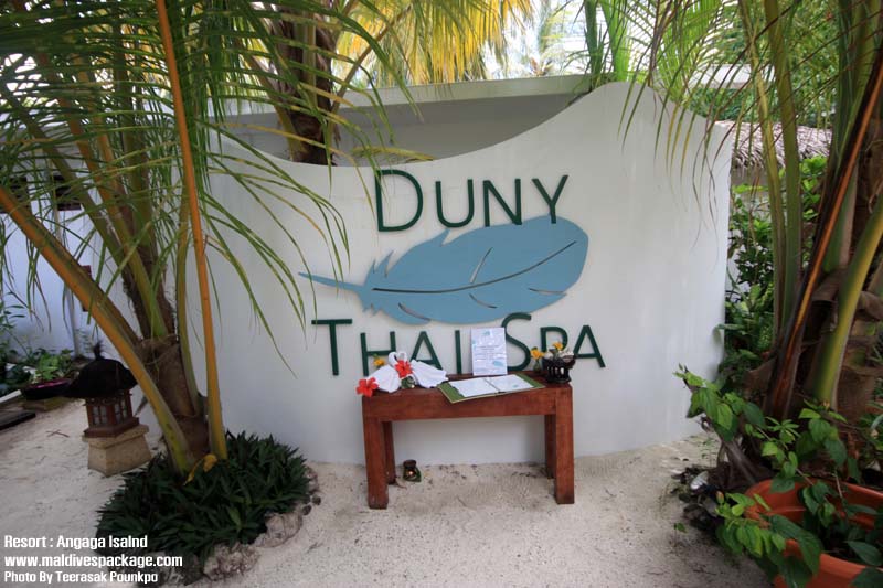 review Angaga Island Resort & Spa