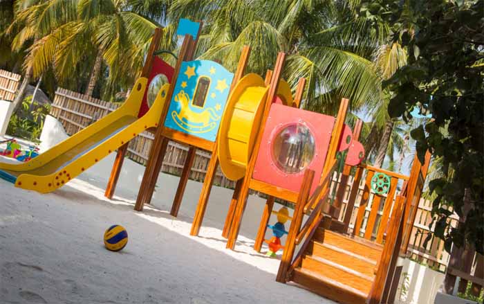 Furaveri Island Resort & Spa 