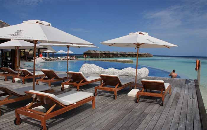Lily Beach Resort & Spa at Huvahendhoo